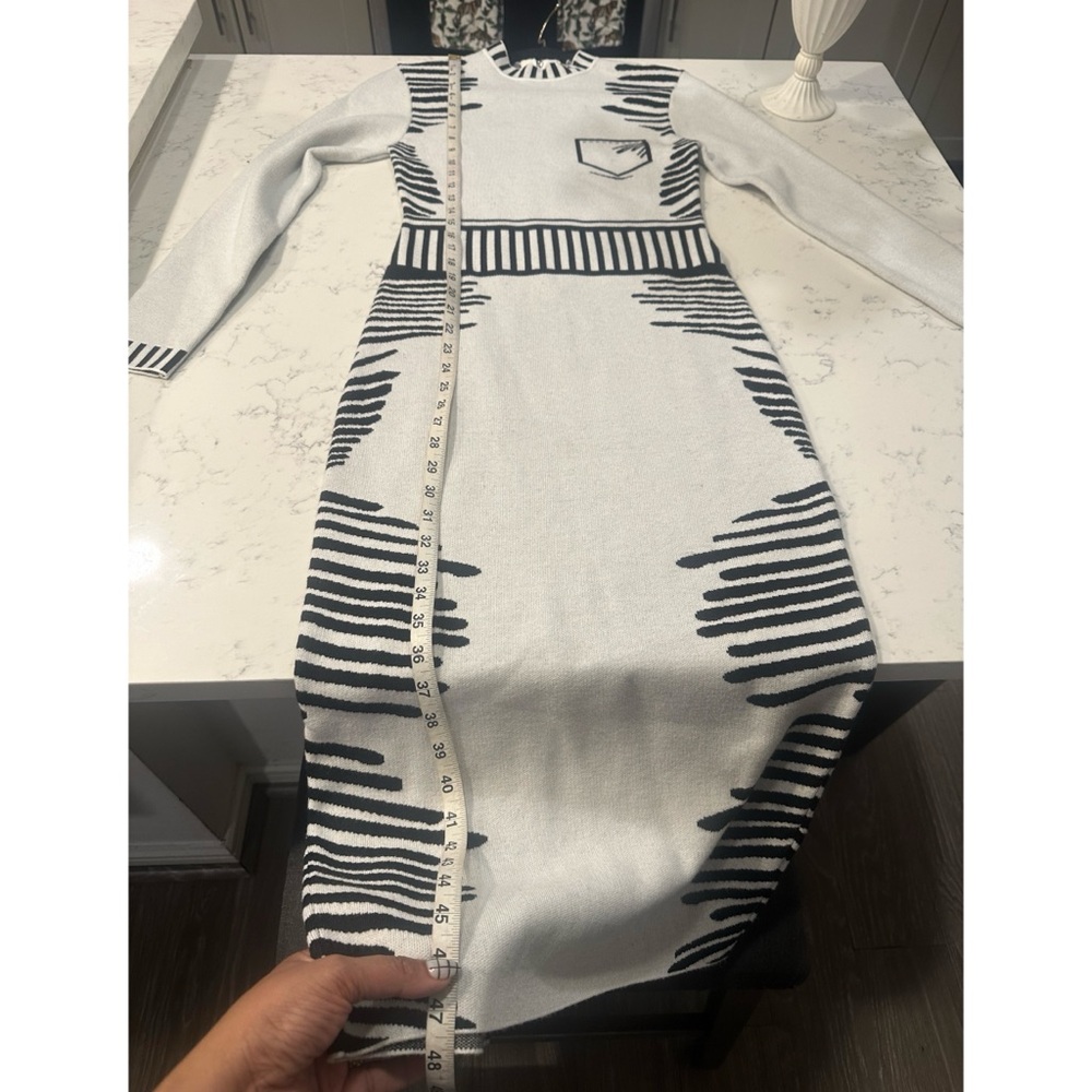 Creative Art Sweater Midi Dress - Size Medium - Picture 11 of 11